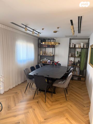 בית פרטי/ קוטג', הסנונית 4, שכונה ד', מבשרת ציון