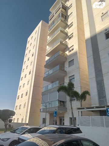 דירה, דרך מנחם בגין 20, הכלניות, שדרות