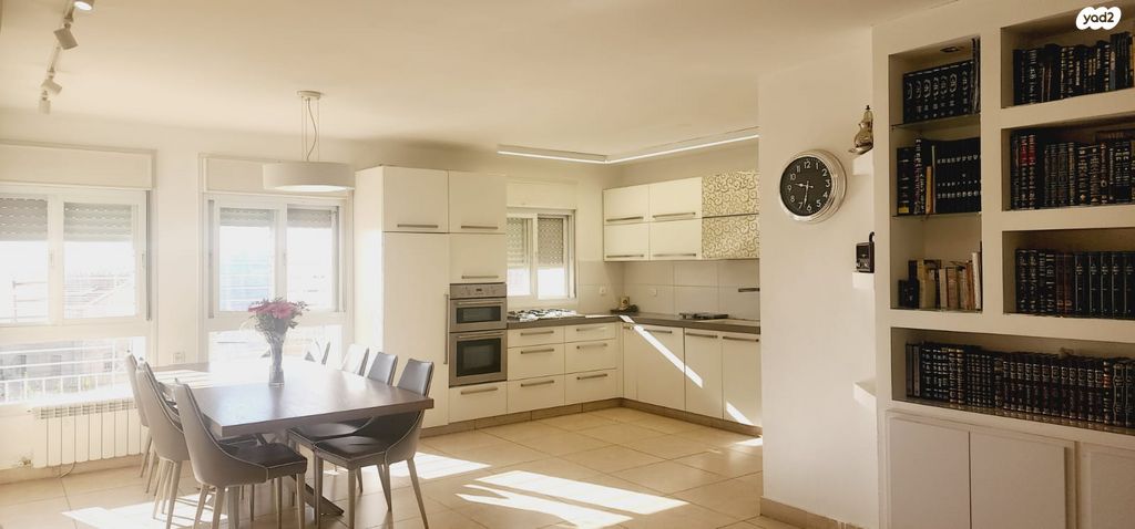 דירה, פרחי בר 10, משכנות גבעת זאב, גבעת זאב