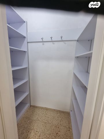 דירה, שדרות כצנלסון 12, מרכז העיר, קרית אתא