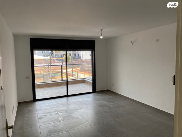 שדרות יצחק שמיר 6