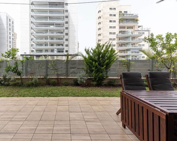 דירת גן, אריק איינשטיין 2, קרית רבין, חולון