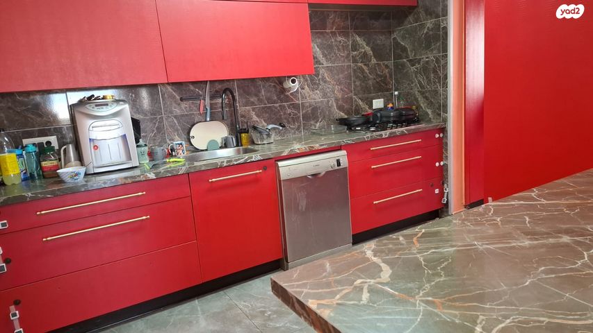 יהויכין המלך 13