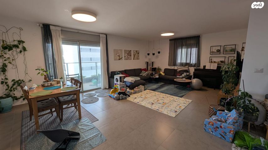 דירה, האגמית 5, החותרים, טירת כרמל