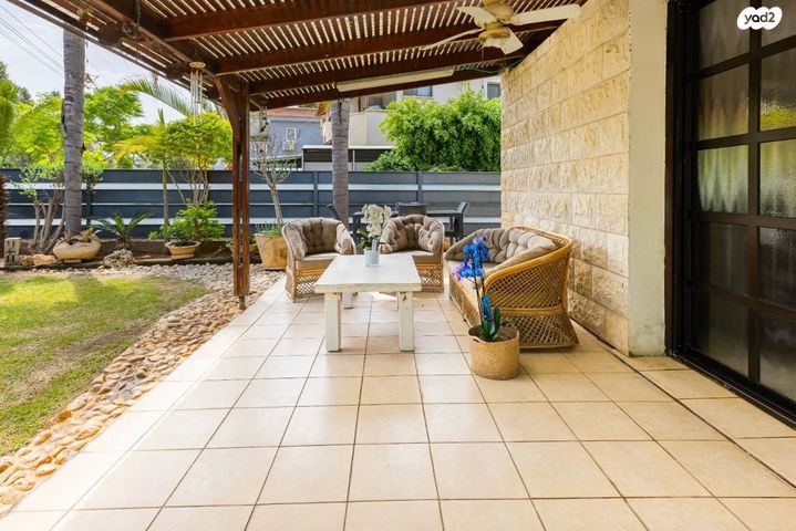 בית פרטי/ קוטג', רמב"ם 20, שאר העיר, כפר יונה