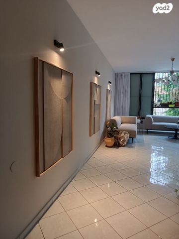 דירה, אנילביץ' 37, לב העיר, בת ים