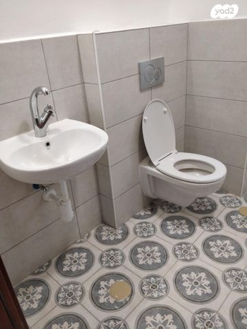 דו משפחתי, דובדבן 2, לשם, עלי זהב