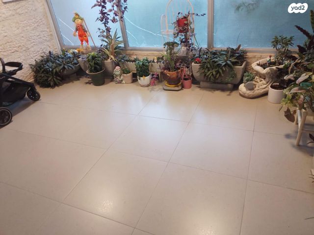 קדושי בבל 22