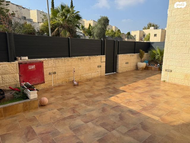 בית פרטי/ קוטג', מוריס בורג'ס מונורי 4, פסגת זאב, ירושלים