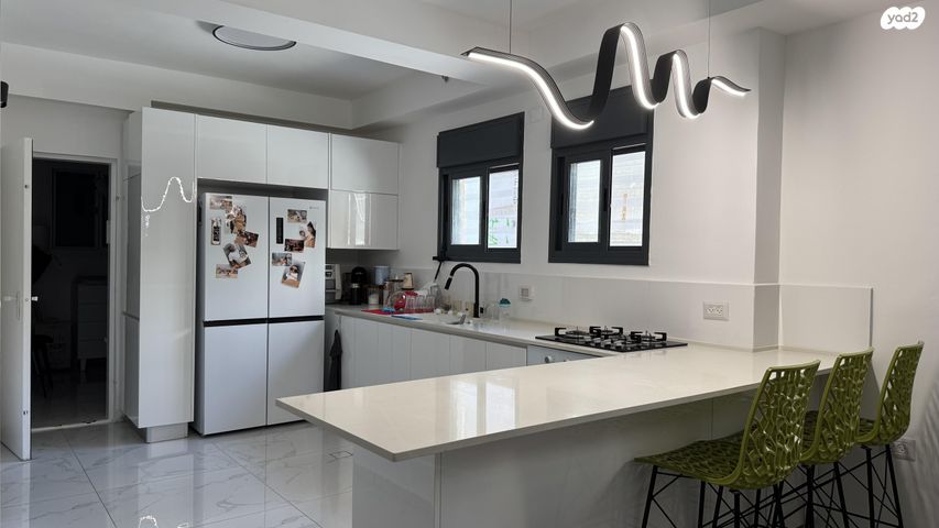 ז'בוטינסקי 13