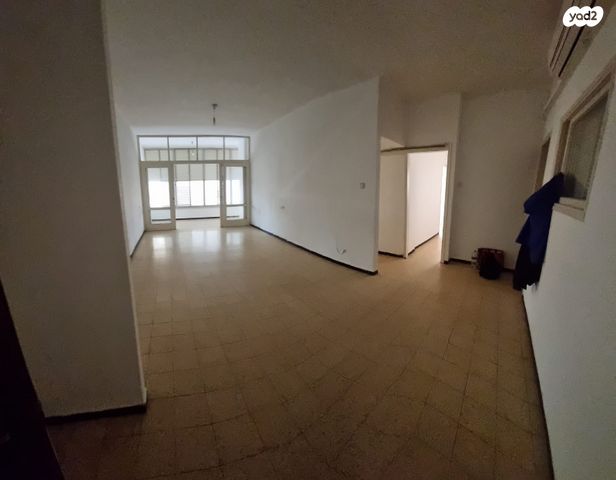 דירה, המלכים 12, ד' / מערב מרכז העיר, רחובות