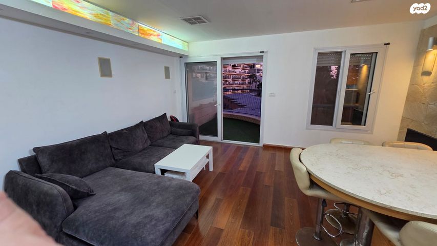 דירה, שדרות מנחם בגין 1, גבעת אולגה, חדרה