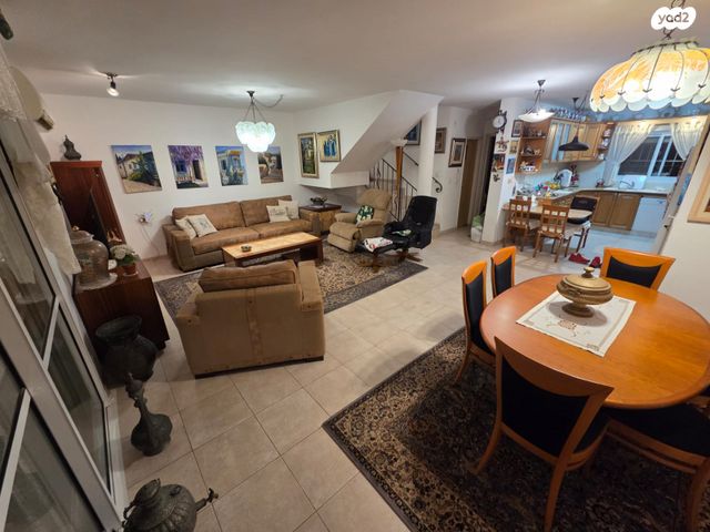 דו משפחתי, הלימון 1, בנה ביתך, קדימה צורן