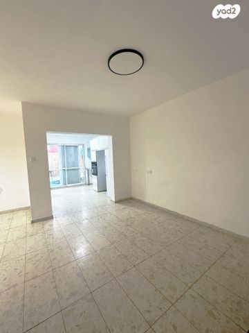 דירת גן, השקד 1, עין שרה, נהריה