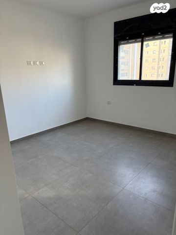 דירה, אסירי ציון 11, קרית שלום, תל אביב יפו