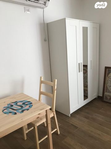 יחידת דיור, צה"ל 1, גבעת אוויה, יהוד מונוסון