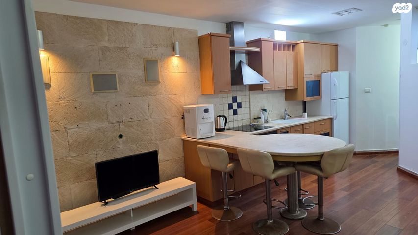 דירה, שדרות מנחם בגין 1, גבעת אולגה, חדרה