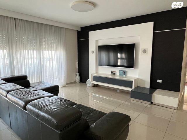 דירה, ראובן ברקת 23, קרית אילון, חולון