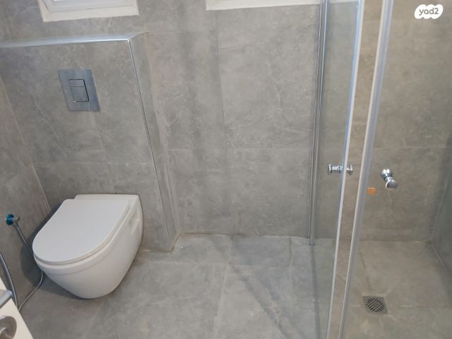 דו משפחתי, הדרור 21, קרית רבין, נתניה