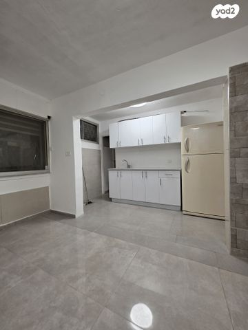 דירה, שדרות ביאליק 4, קרית ים  א', קרית ים