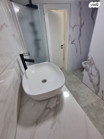 דירה, שדרות כצנלסון 12, מרכז העיר, קרית אתא