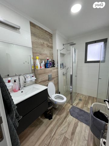 דו משפחתי, אביב 62, רמת נבון . הר כרמי, כרמיאל