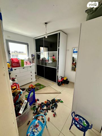 שרה אהרונסון 46