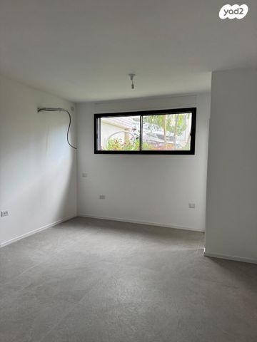 מרתף/ פרטר, תירוש 1, גילץ הירוקה, אבן יהודה