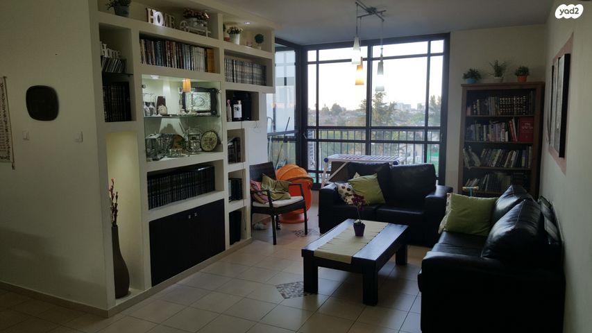 דירה, שברץ 22, לסטר/רבוצקי, רעננה