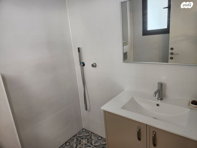 דירה, כלנית 1, צופים, צופים