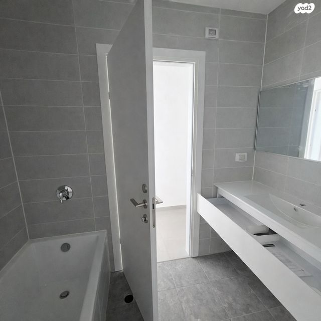 דירה, דר' ישראל בורגנסקי 2, נוף הטיילת, נתניה