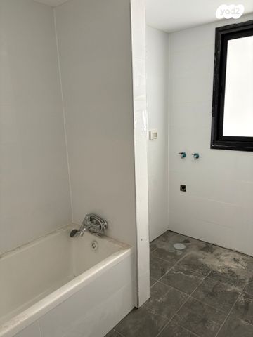 דירה, אסירי ציון 11, קרית שלום, תל אביב יפו