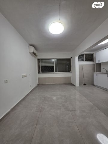 שדרות ביאליק 4