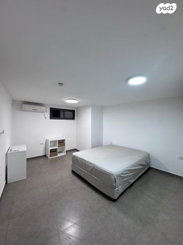 סמטת הרקפת 1