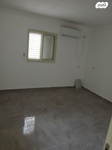 בית פרטי/ קוטג', זבולון 48, כפר אוריאל, גדרה