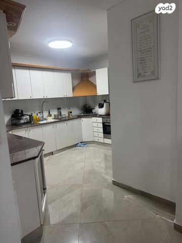 דירה, יהושע רבינוביץ 5, בן גוריון, חולון