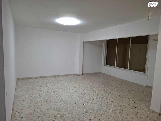 שדרות מרדכי בן פורת 76