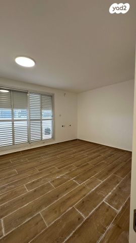 דופלקס, מבצע נחשון 4, נווה אפק, ראש העין