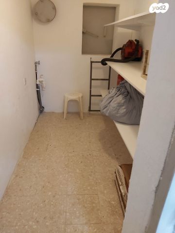 מרתף/ פרטר, הדולפין 28, נווה ים, ראשון לציון