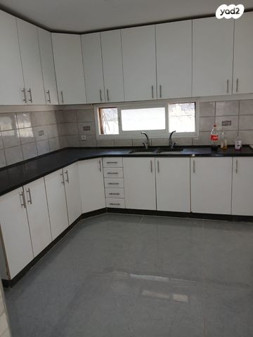 דו משפחתי, הדרור 21, קרית רבין, נתניה