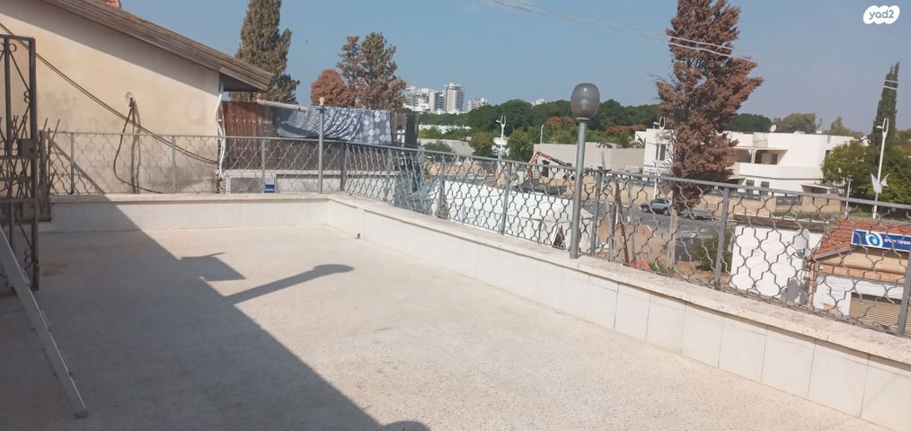 יוסף גדיש 23