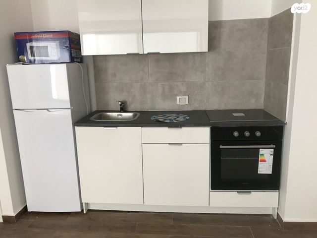 יחידת דיור, צה"ל 1, גבעת אוויה, יהוד מונוסון