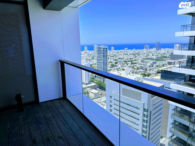 דירה, ליאונרדו דה וינצ'י 12, גני שרונה, קרית הממשלה, תל אביב יפו