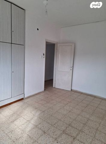 דו משפחתי, החושל 1, בן עמי, בן עמי