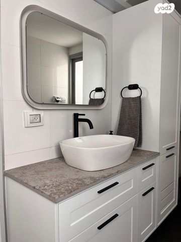 דירה, ראובן ברקת 23, קרית אילון, חולון