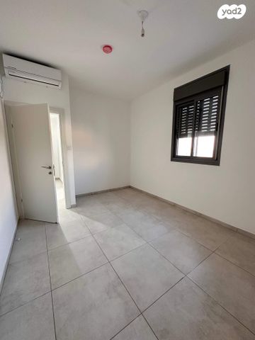 דירה, לאה גולדברג 1, תלמי מנשה, באר יעקב