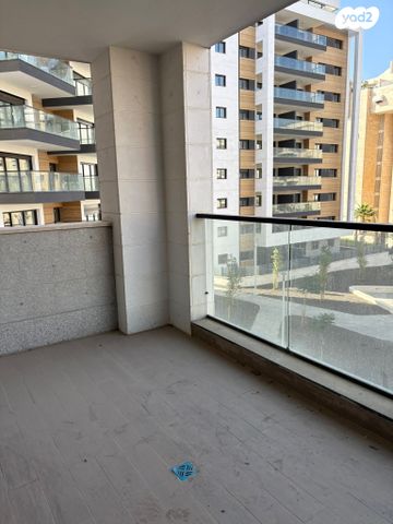 דירה, אסירי ציון 11, קרית שלום, תל אביב יפו