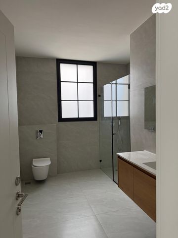 מרתף/ פרטר, תירוש 1, גילץ הירוקה, אבן יהודה