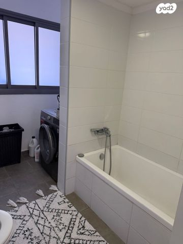 דירה, אלה 12, החורש, חריש