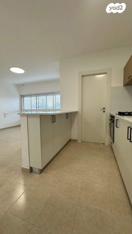 דופלקס, מבצע נחשון 4, נווה אפק, ראש העין